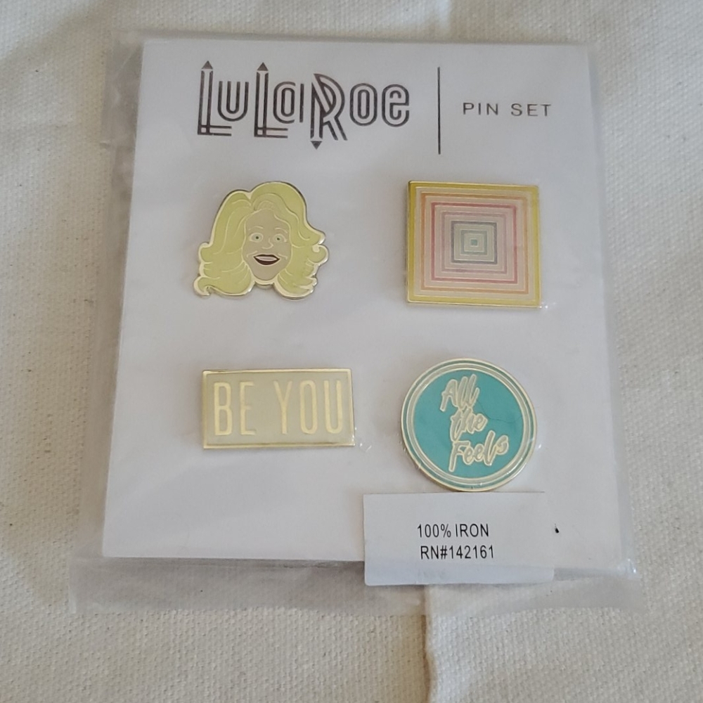 LulaRoe Pin Set